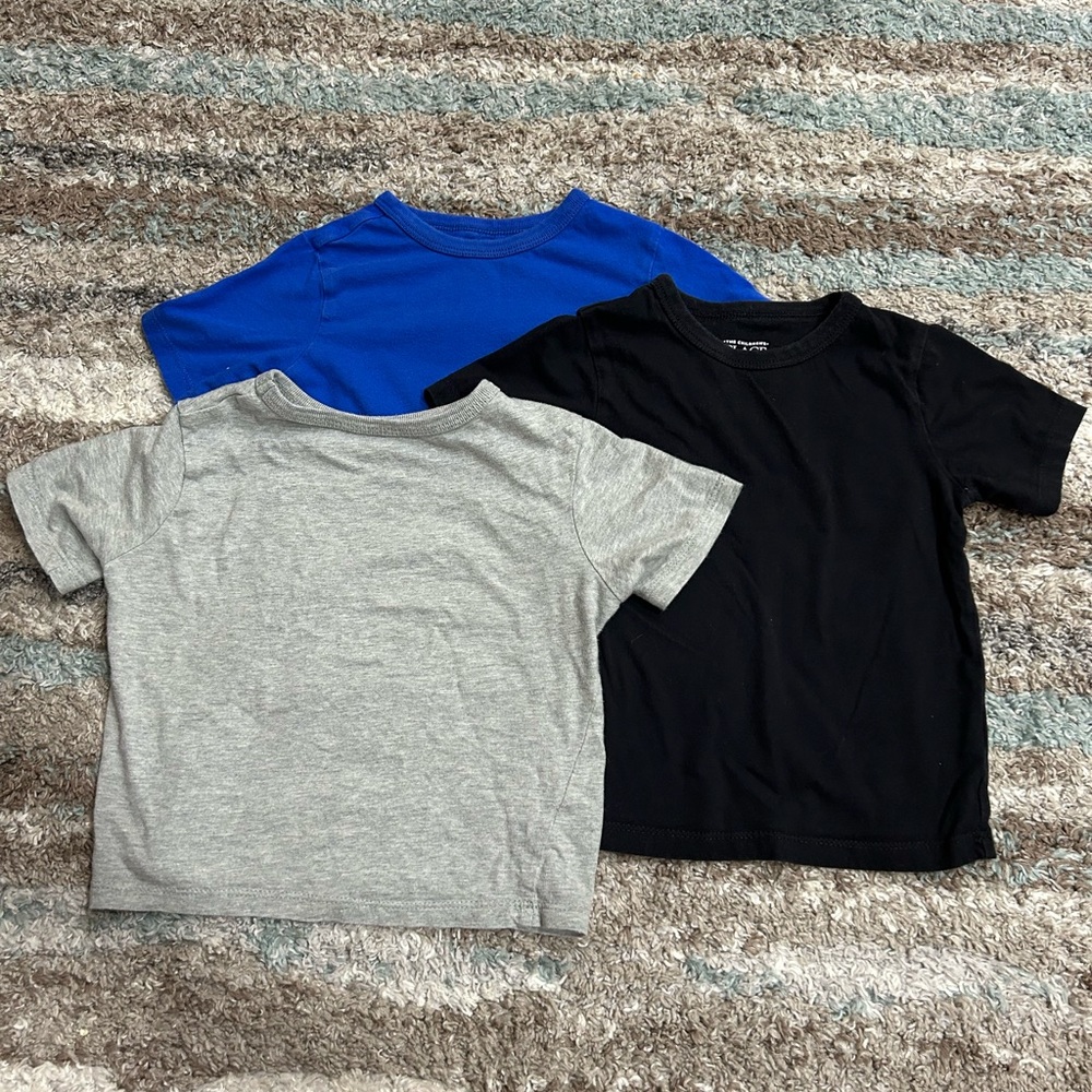 3 pack of t-shirts